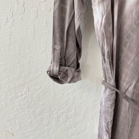 Chaser Shirtdress Tie Dye Belted Roll Tab Sleeves Purple Gray White V Neck M - Picture 3 of 5